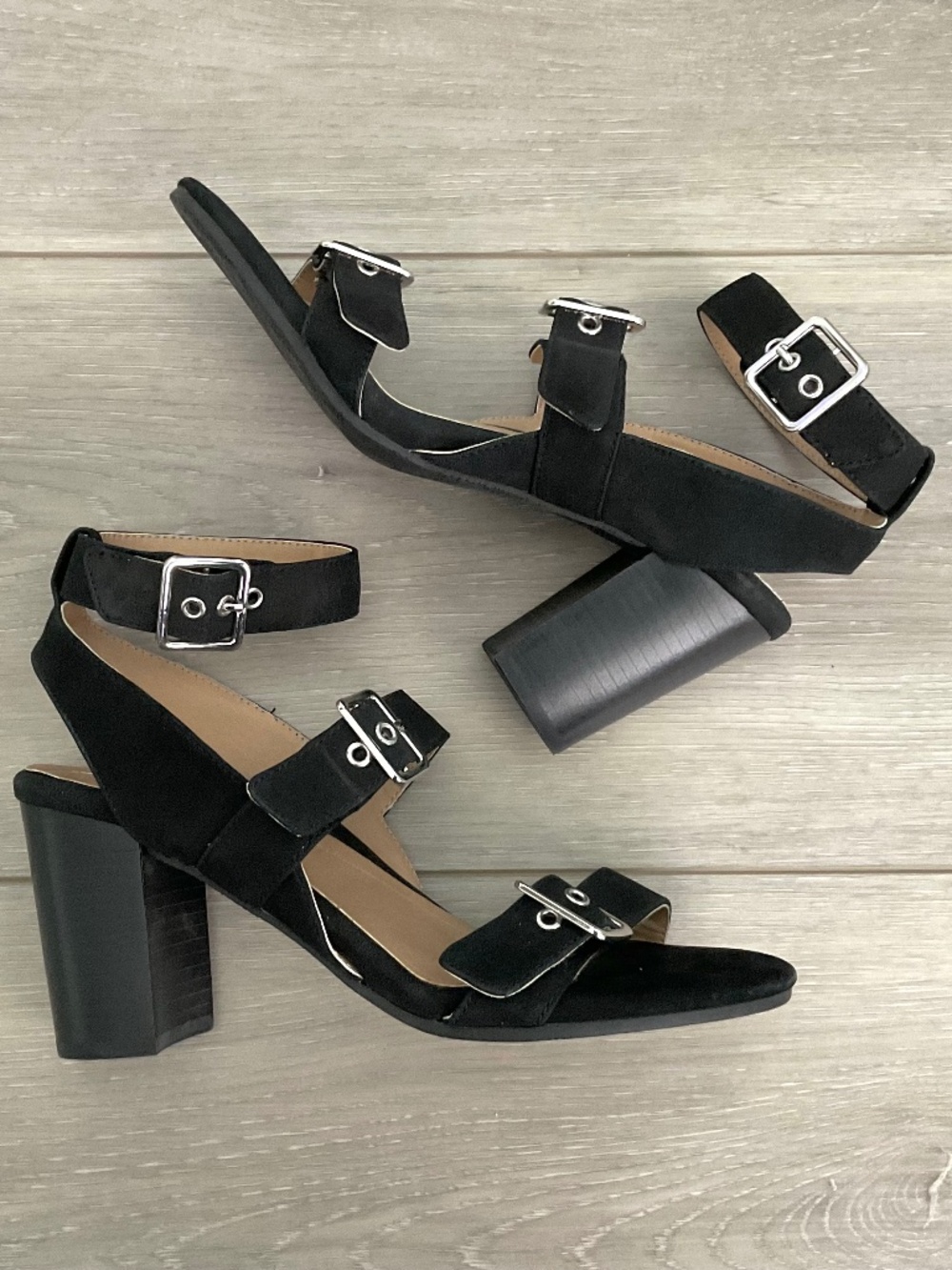 VIONIC Carmel Heeled Sandal in Black Suede Size 9